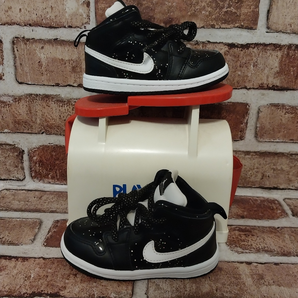 Pre-owned 2020 Jordan 1 Mid Se